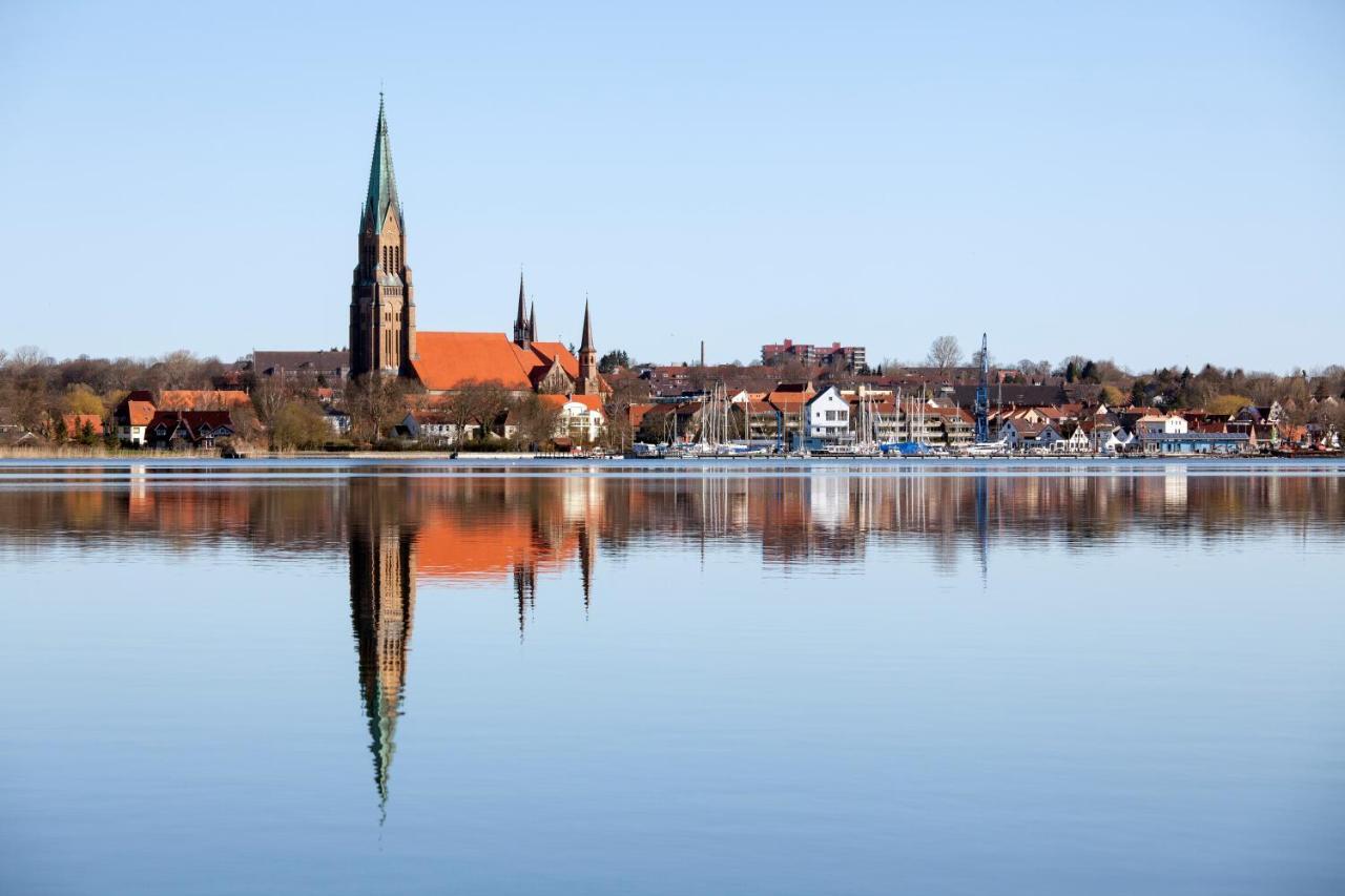 Hausboot Hilja Hotel Schleswig Exterior photo